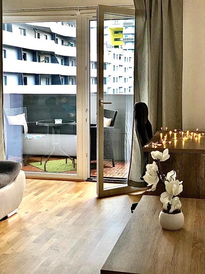 2 Bedroom Apartment Next To Metro U1 And Garage Parking Wenen Buitenkant foto
