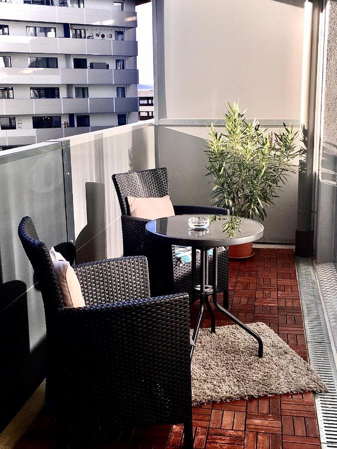 2 Bedroom Apartment Next To Metro U1 And Garage Parking Wenen Buitenkant foto