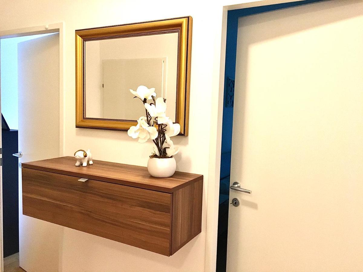 2 Bedroom Apartment Next To Metro U1 And Garage Parking Wenen Buitenkant foto